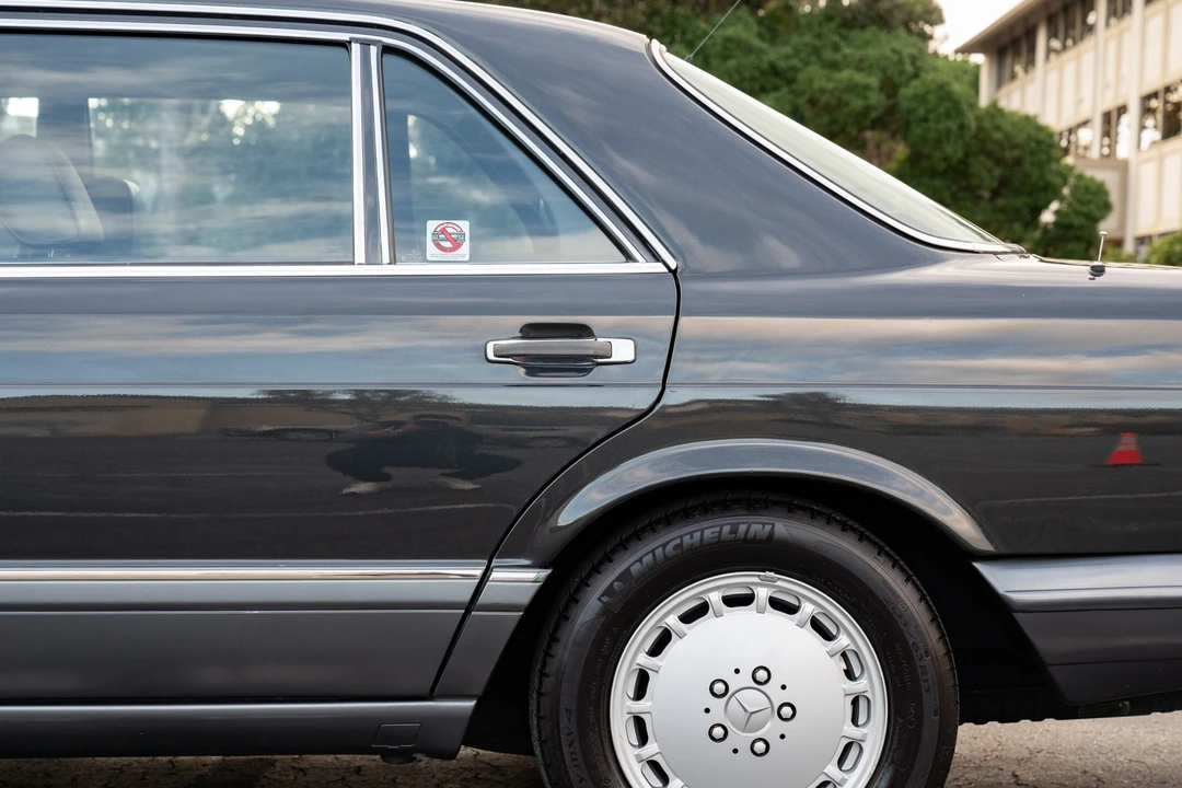 1990 Mercedes-Benz W126 S-Class Sedan - Image 13 of 31