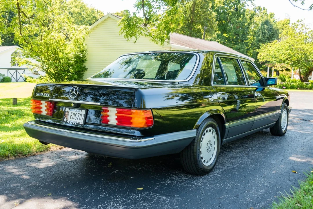 1990 Mercedes-Benz W126 S-Class Sedan - Image 6 of 31