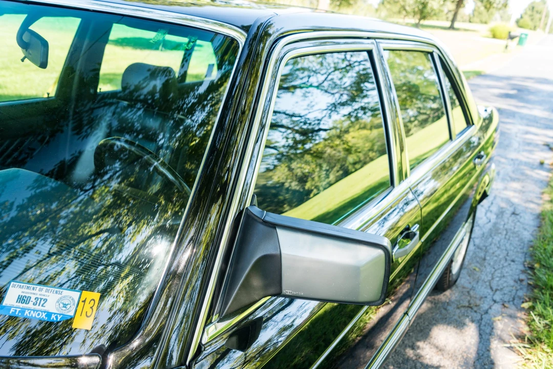 1990 Mercedes-Benz W126 S-Class Sedan - Image 23 of 31