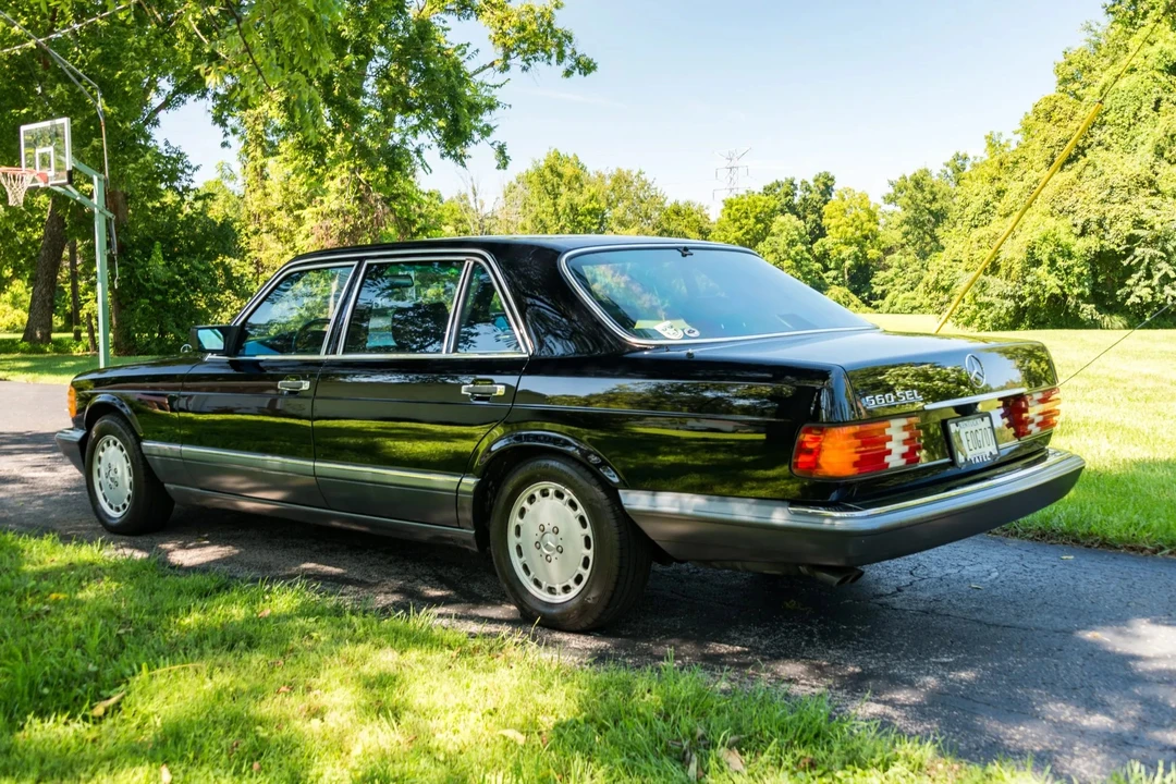 1990 Mercedes-Benz W126 S-Class Sedan - Image 4 of 31