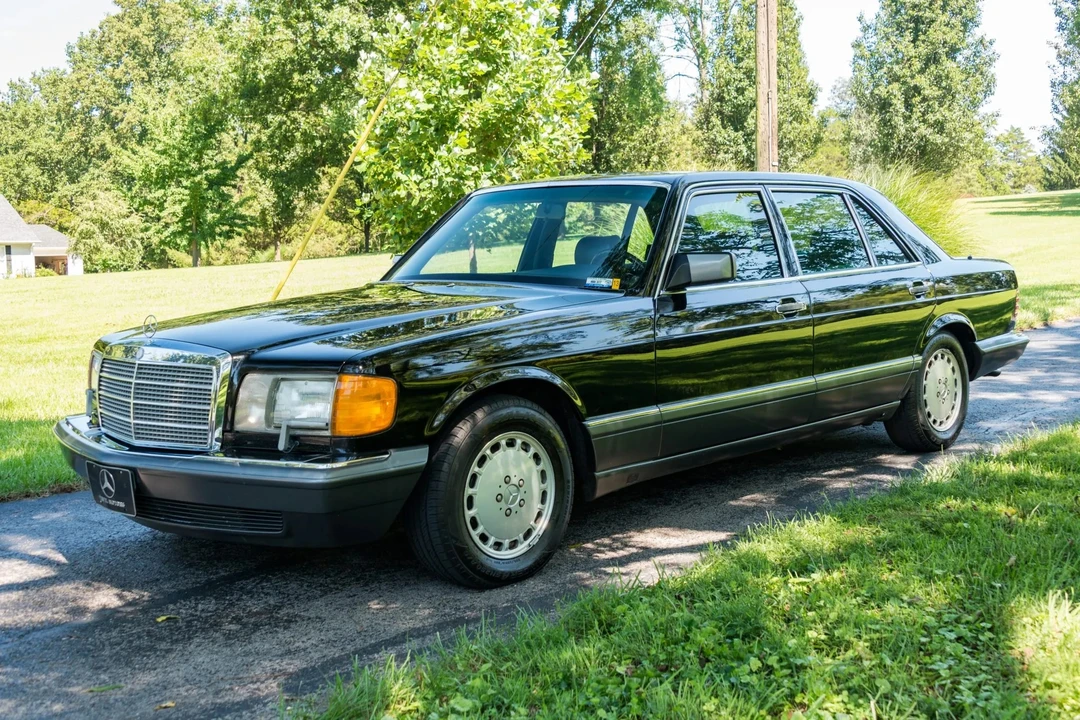 1990 Mercedes-Benz W126 S-Class Sedan - Image 2 of 31