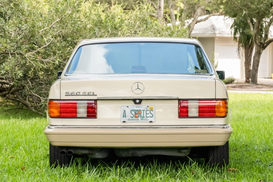1990 Mercedes-Benz W126 S-Class Sedan - Image 6 of 31