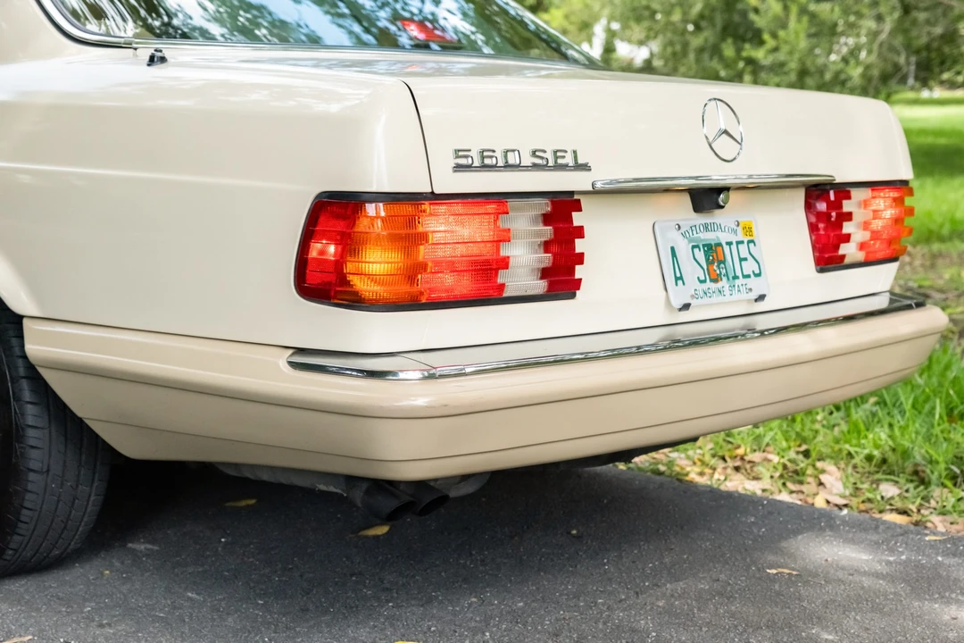 1990 Mercedes-Benz W126 S-Class Sedan - Image 28 of 31