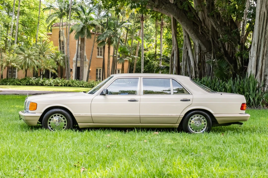 1990 Mercedes-Benz W126 S-Class Sedan - Image 8 of 31