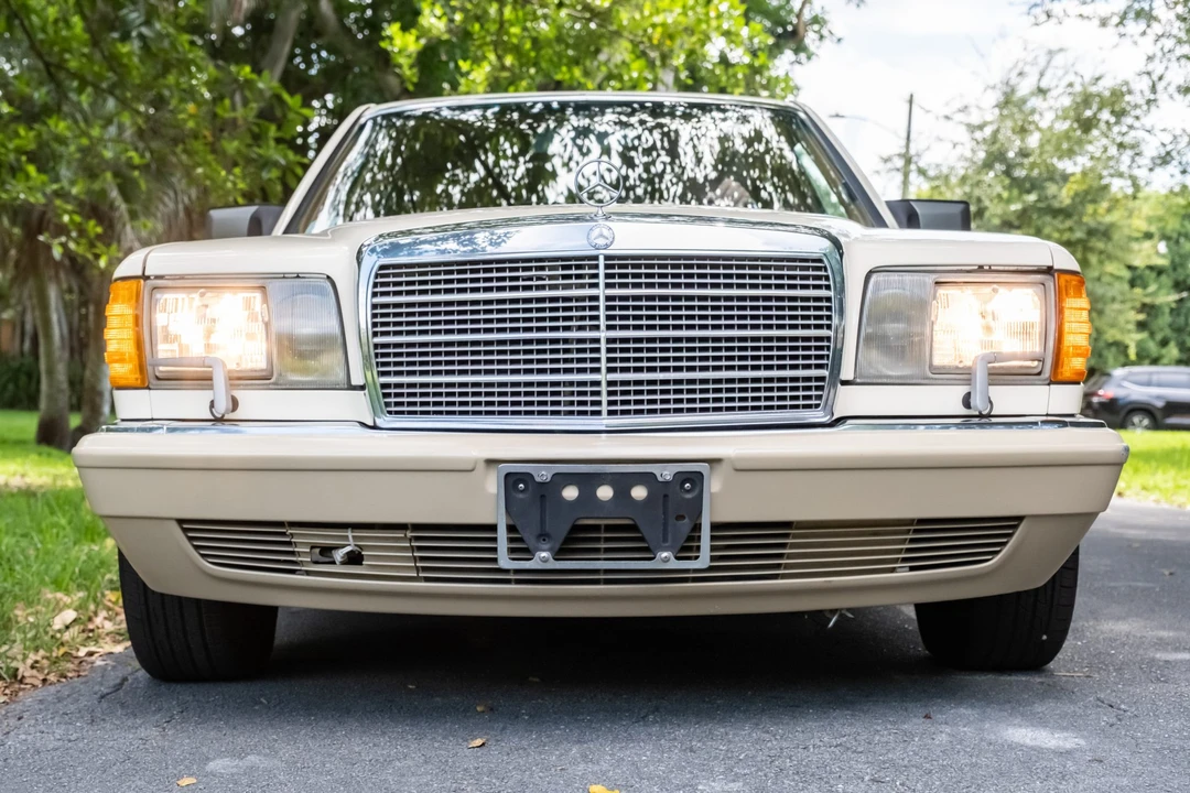 1990 Mercedes-Benz W126 S-Class Sedan - Image 11 of 31