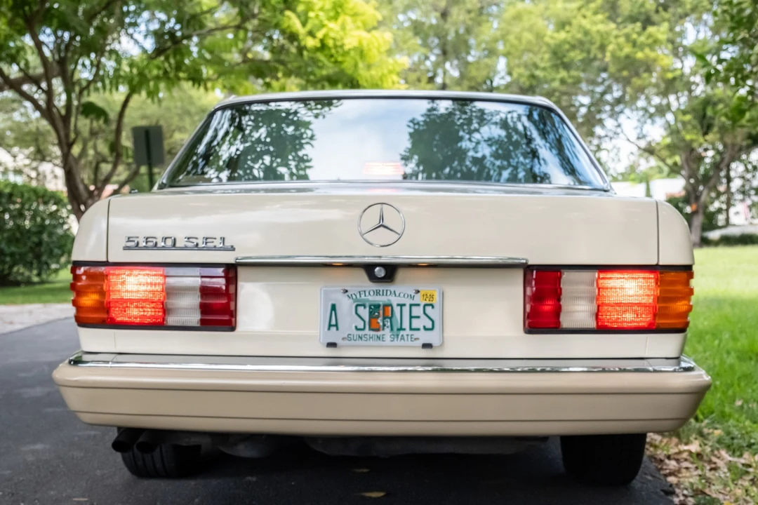 1990 Mercedes-Benz W126 S-Class Sedan - Image 14 of 31