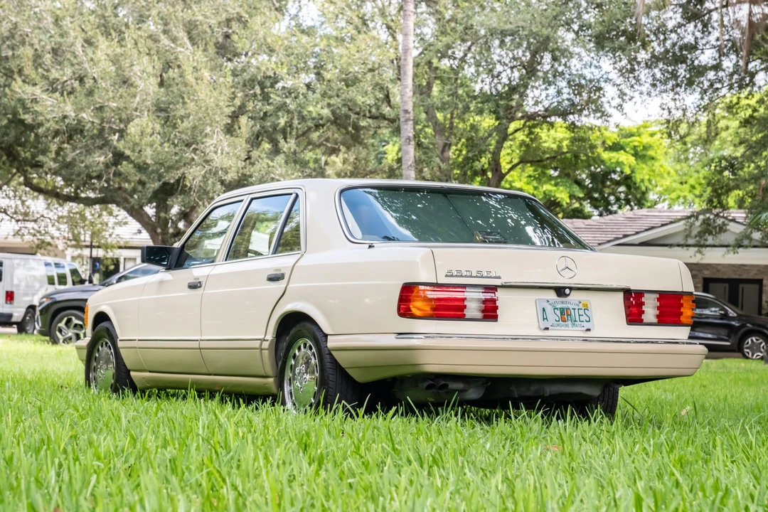 1990 Mercedes-Benz W126 S-Class Sedan - Image 7 of 31