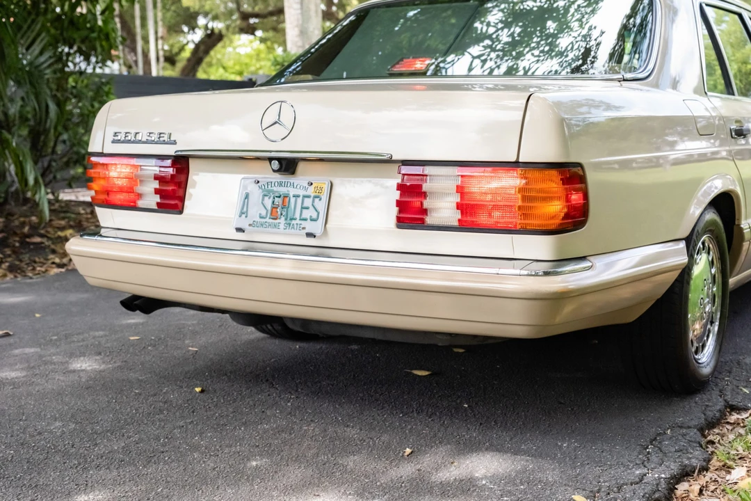 1990 Mercedes-Benz W126 S-Class Sedan - Image 27 of 31