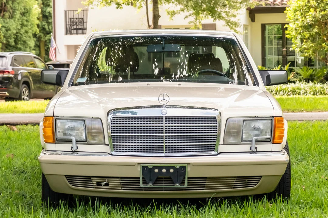 1990 Mercedes-Benz W126 S-Class Sedan - Image 3 of 31