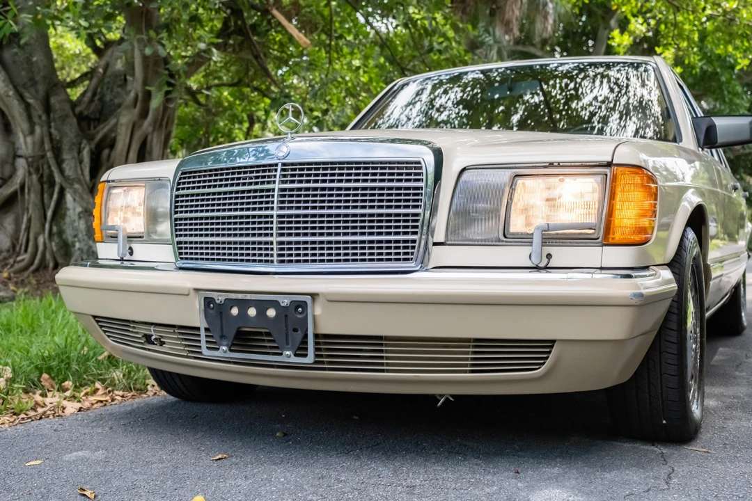 1990 Mercedes-Benz W126 S-Class Sedan - Image 25 of 31