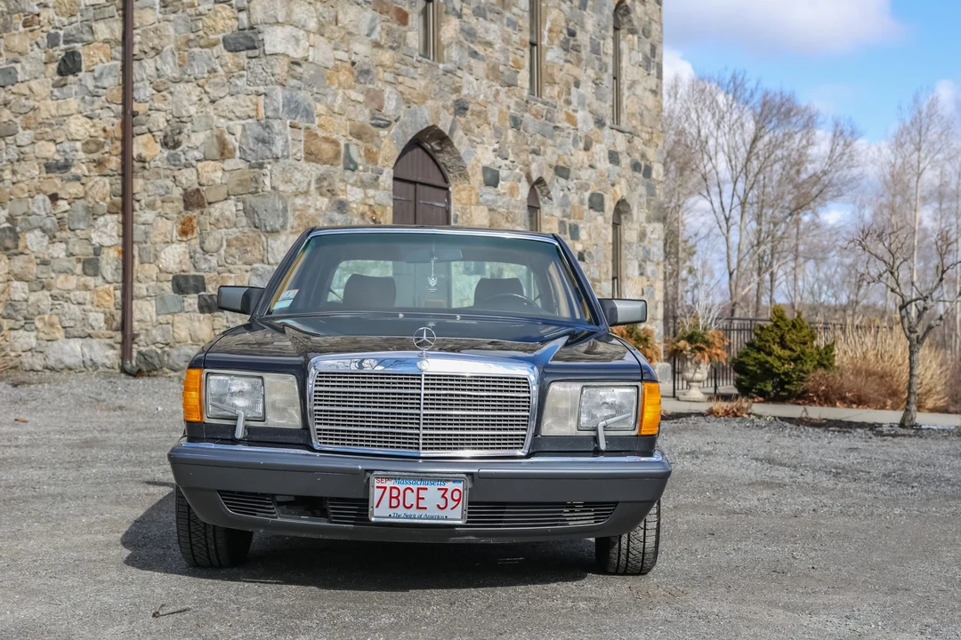 1990 Mercedes-Benz W126 S-Class Sedan - Image 4 of 31