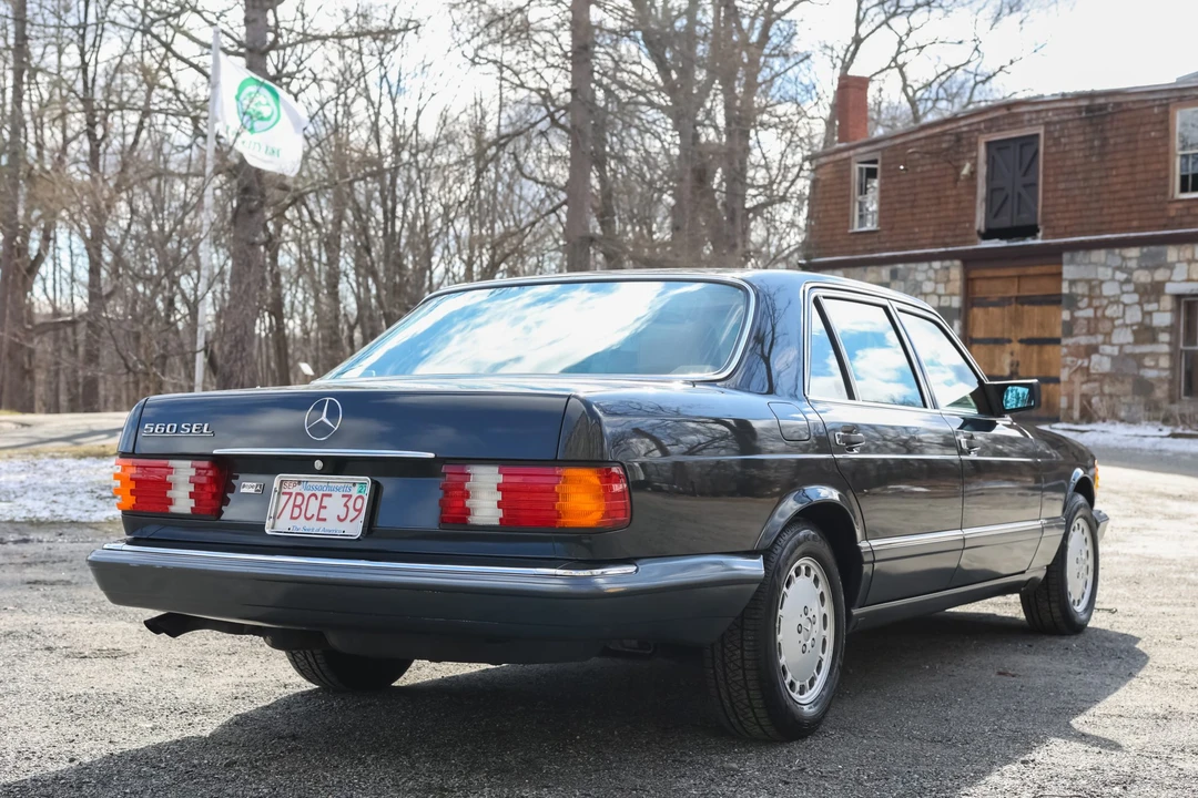 1990 Mercedes-Benz W126 S-Class Sedan - Image 8 of 31
