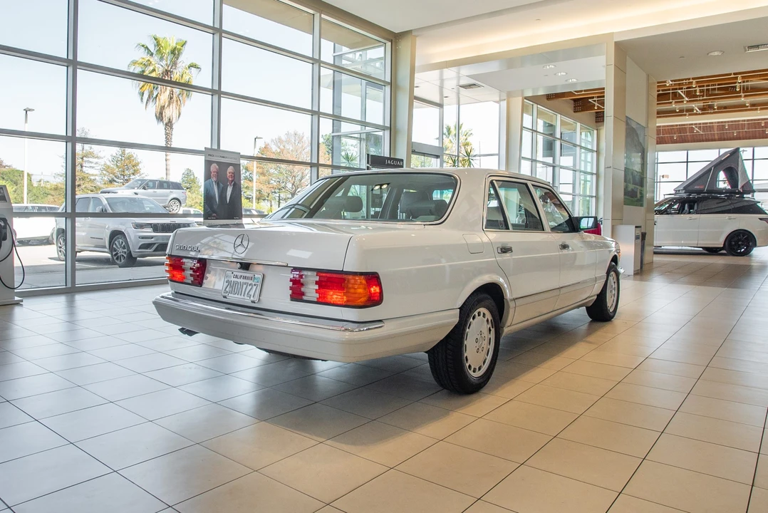 1990 Mercedes-Benz W126 S-Class Sedan - Image 16 of 31