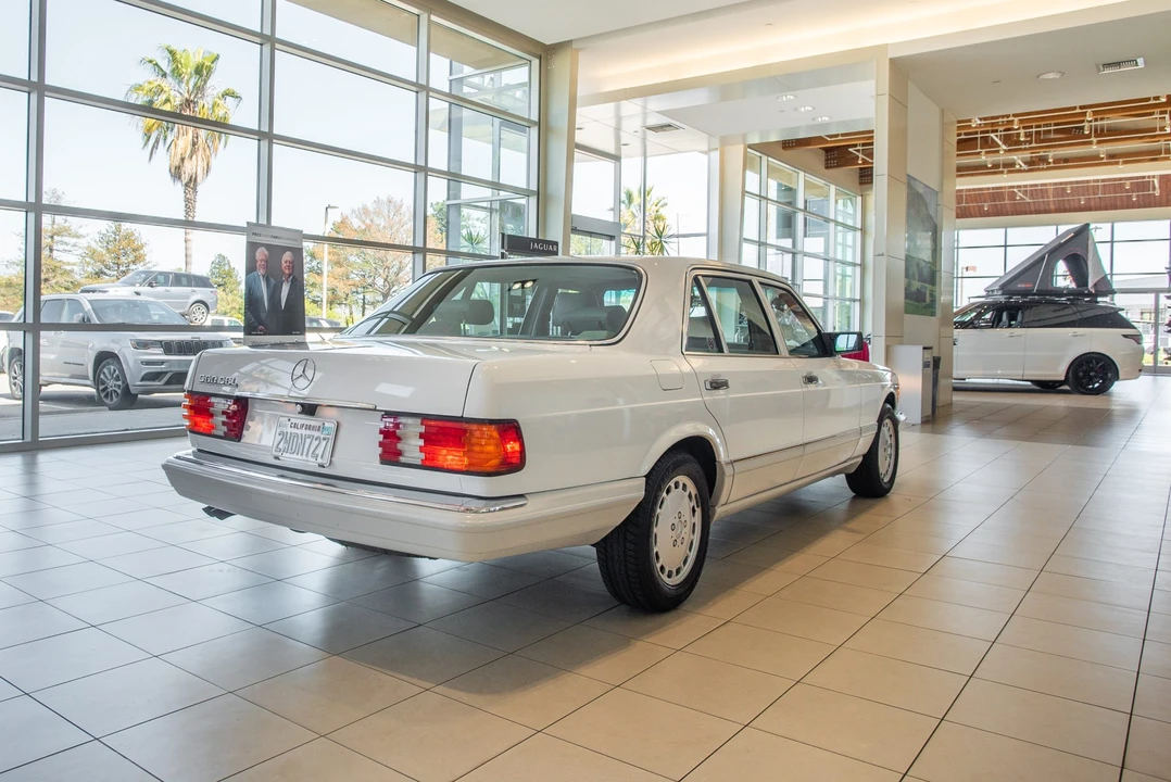 1990 Mercedes-Benz W126 S-Class Sedan - Image 15 of 31