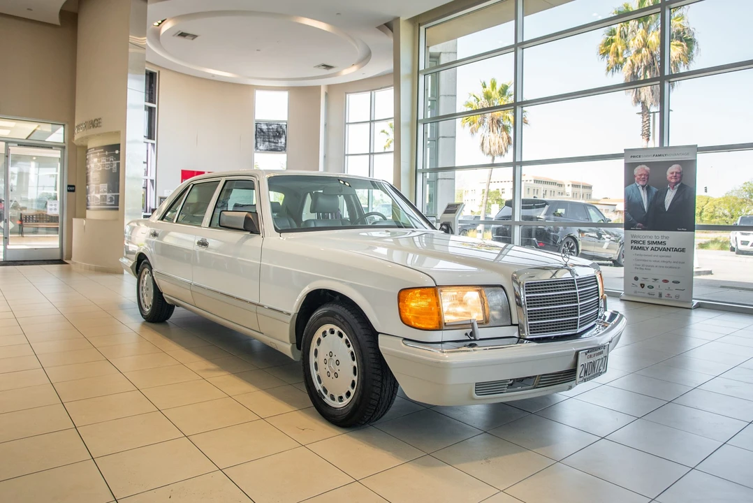 1990 Mercedes-Benz W126 S-Class Sedan - Image 10 of 31