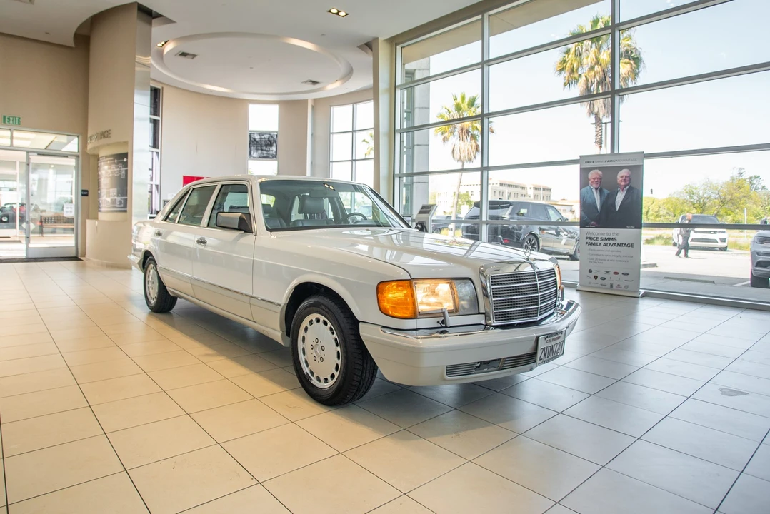 1990 Mercedes-Benz W126 S-Class Sedan - Image 8 of 31