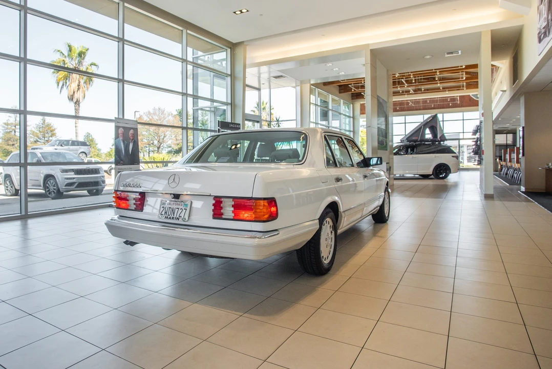 1990 Mercedes-Benz W126 S-Class Sedan - Image 17 of 31