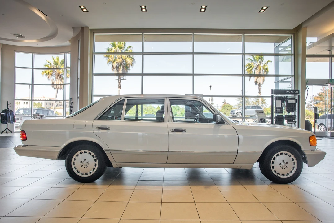 1990 Mercedes-Benz W126 S-Class Sedan - Image 11 of 31