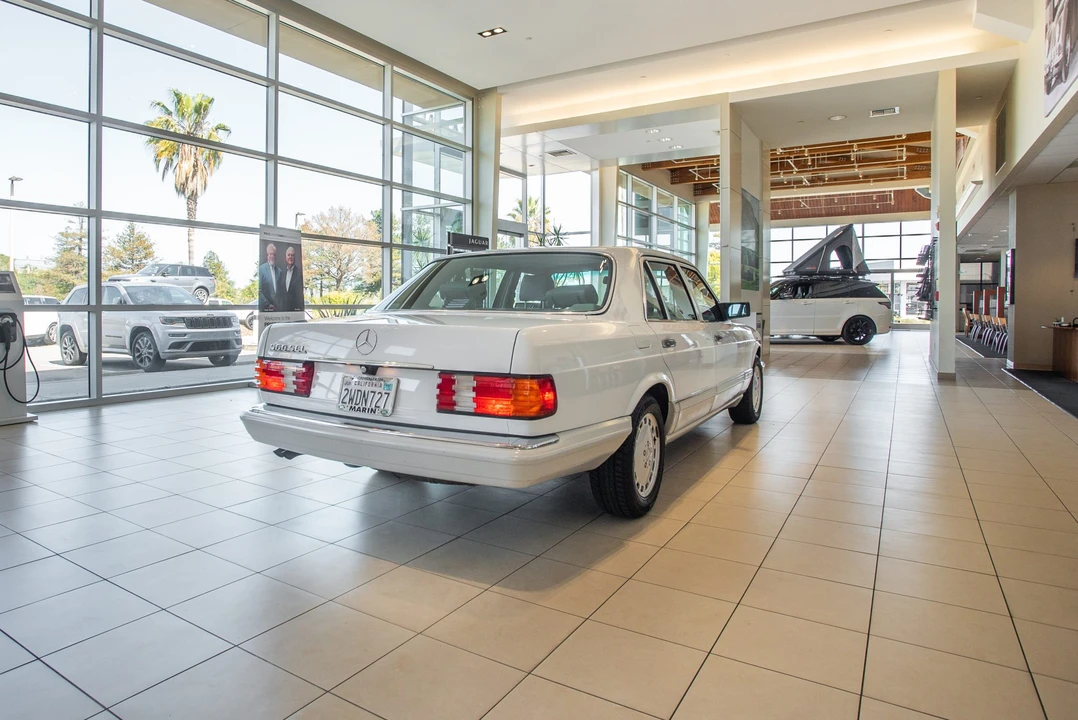 1990 Mercedes-Benz W126 S-Class Sedan - Image 18 of 31