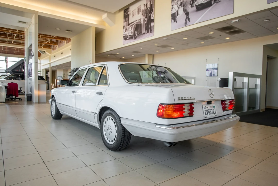 1990 Mercedes-Benz W126 S-Class Sedan - Image 27 of 31