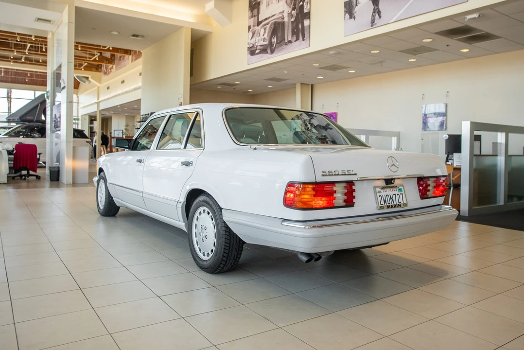 1990 Mercedes-Benz W126 S-Class Sedan - Image 26 of 31