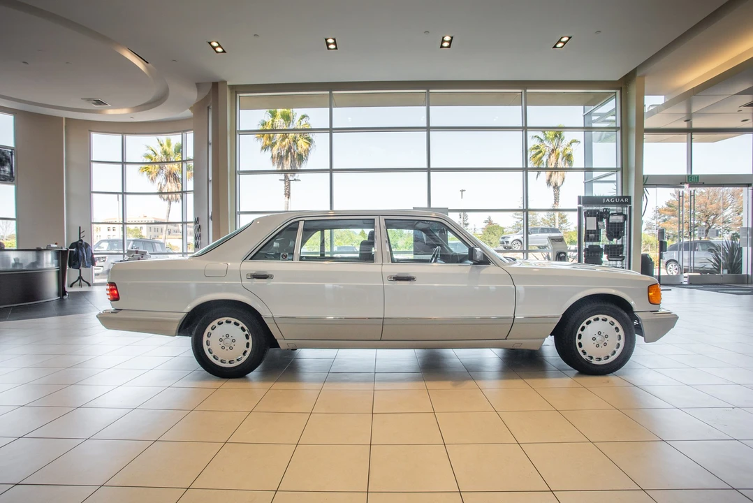 1990 Mercedes-Benz W126 S-Class Sedan - Image 12 of 31