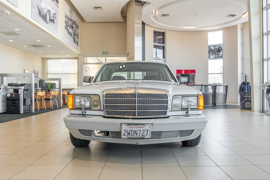 1990 Mercedes-Benz W126 S-Class Sedan - Image 5 of 31