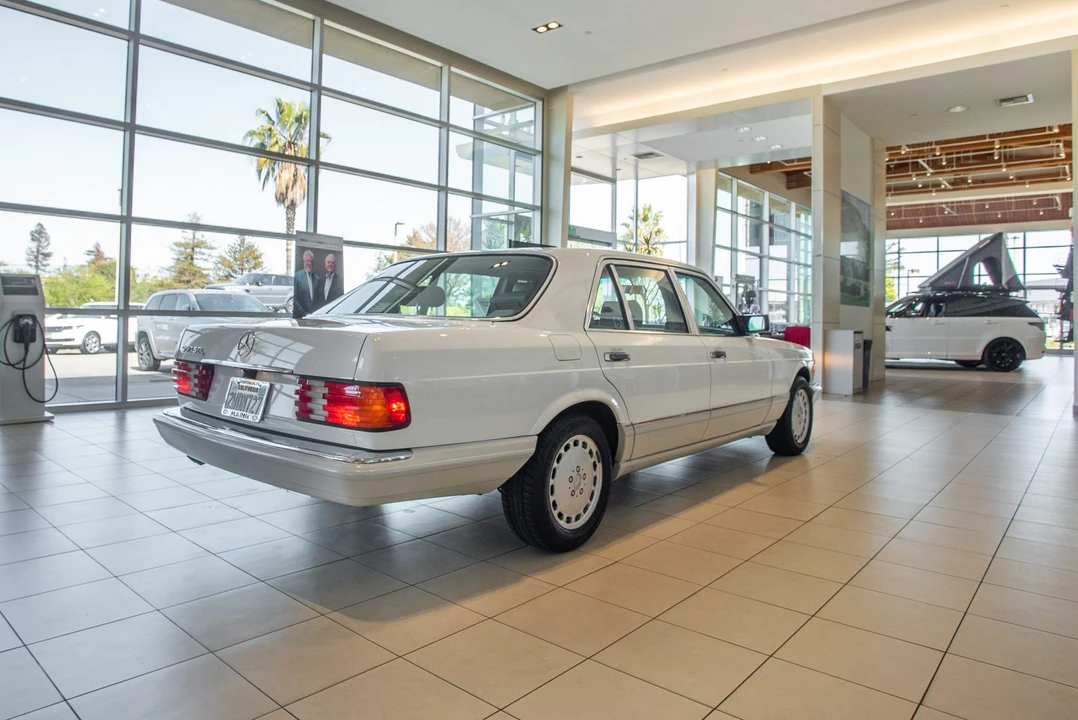 1990 Mercedes-Benz W126 S-Class Sedan - Image 14 of 31