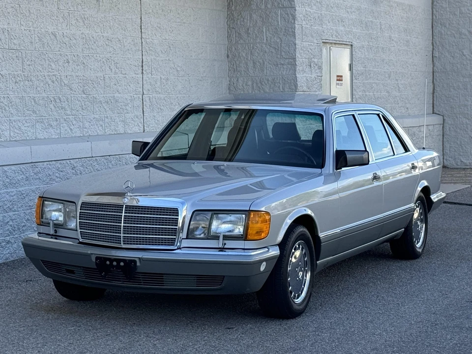 1990 Mercedes-Benz W126 S-Class Sedan - Image 4 of 31