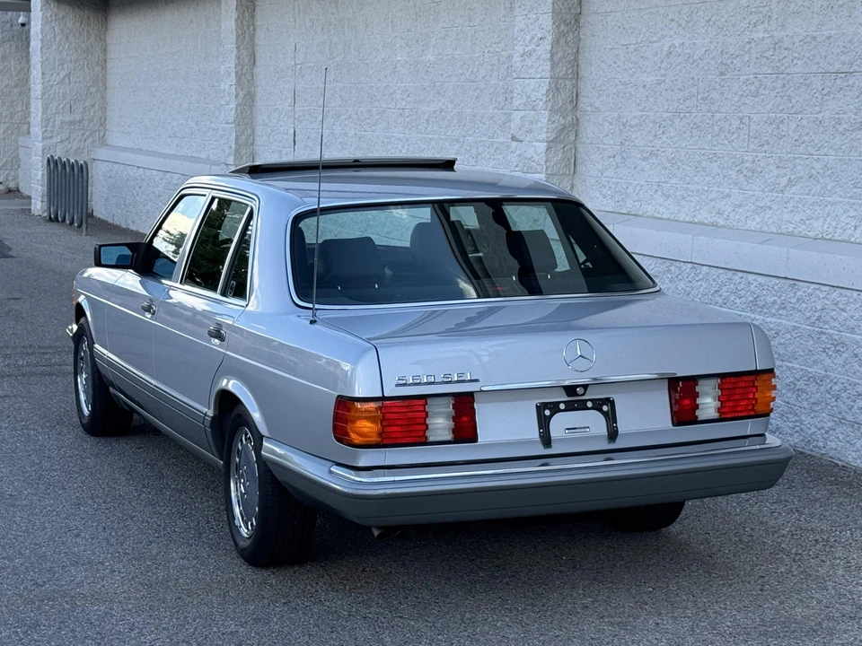 1990 Mercedes-Benz W126 S-Class Sedan - Image 10 of 31