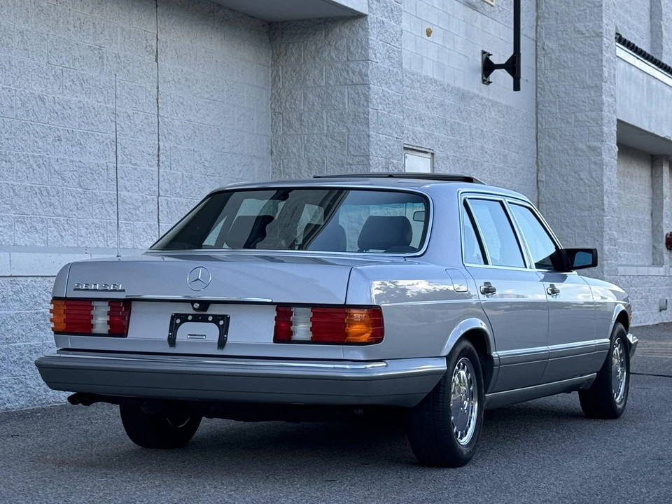 1990 Mercedes-Benz W126 S-Class Sedan - Image 11 of 31
