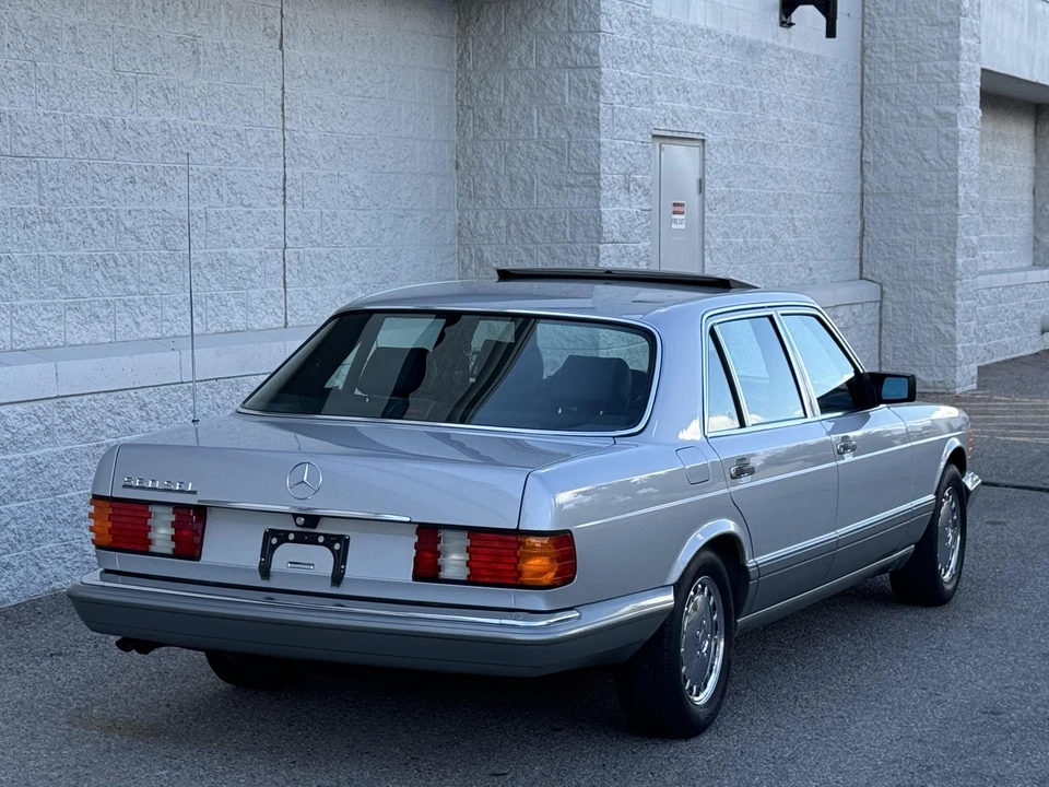 1990 Mercedes-Benz W126 S-Class Sedan - Image 13 of 31