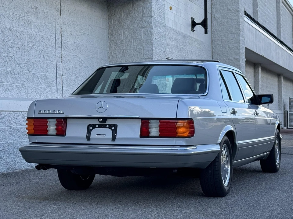 1990 Mercedes-Benz W126 S-Class Sedan - Image 14 of 31