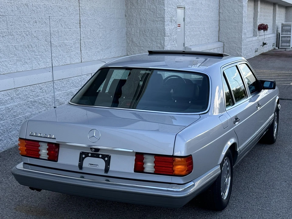 1990 Mercedes-Benz W126 S-Class Sedan - Image 15 of 31
