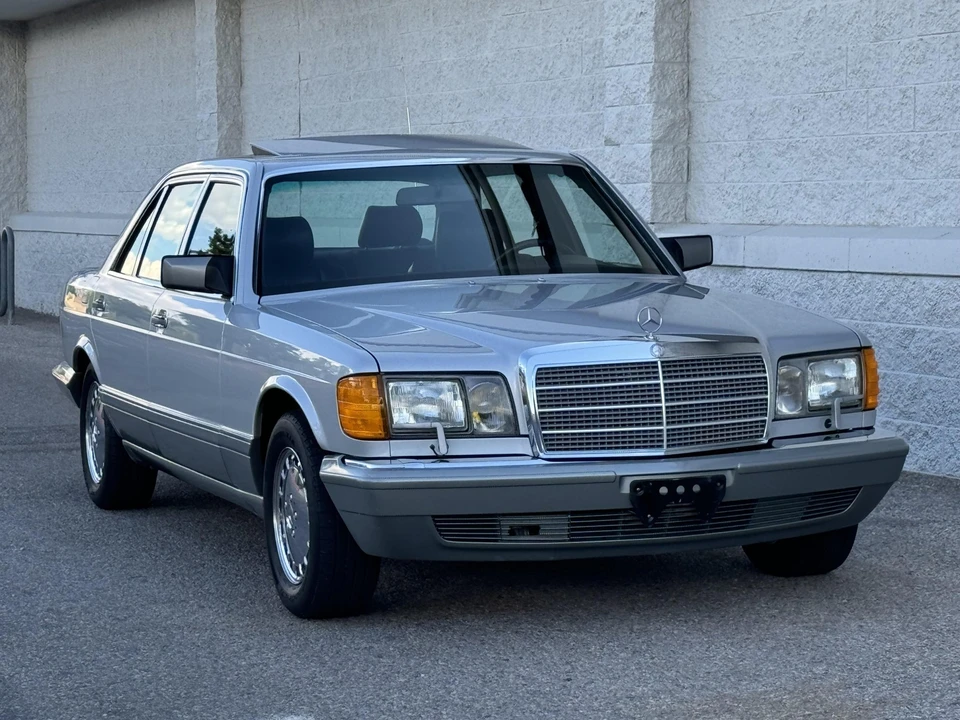 1990 Mercedes-Benz W126 S-Class Sedan - Image 18 of 31