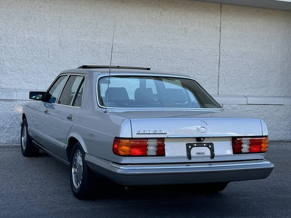 1990 Mercedes-Benz W126 S-Class Sedan - Image 29 of 31