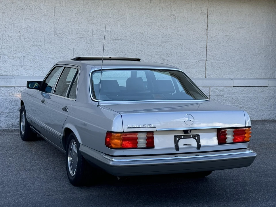 1990 Mercedes-Benz W126 S-Class Sedan - Image 28 of 31