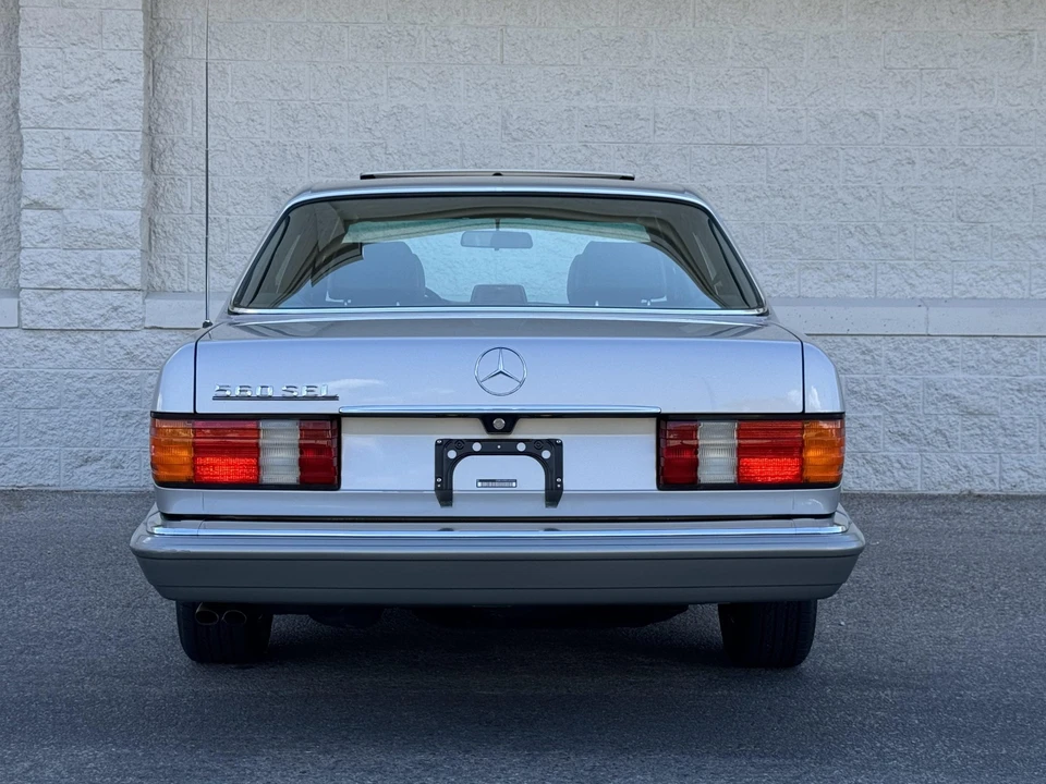 1990 Mercedes-Benz W126 S-Class Sedan - Image 30 of 31