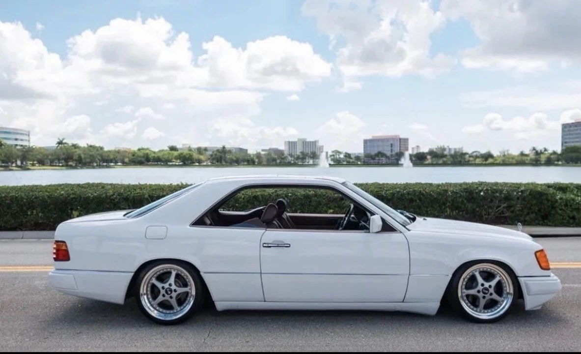 1990 Mercedes-Benz W124 E-Class - Image 2 of 18