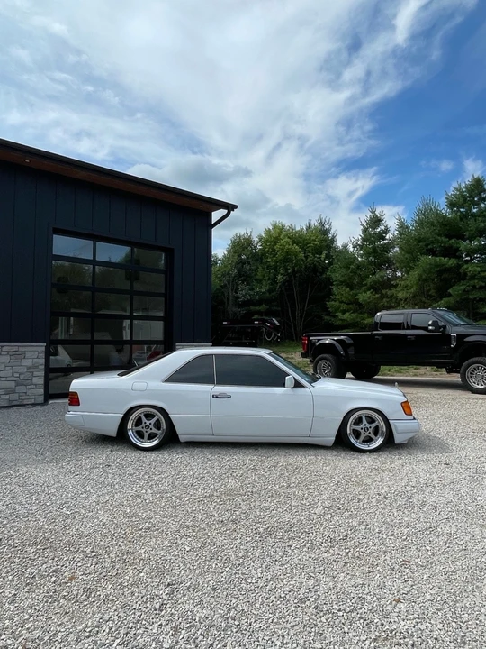 1990 Mercedes-Benz W124 E-Class - Image 9 of 18