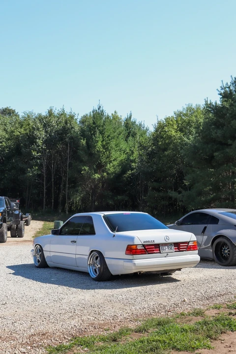 1990 Mercedes-Benz W124 E-Class - Image 12 of 18