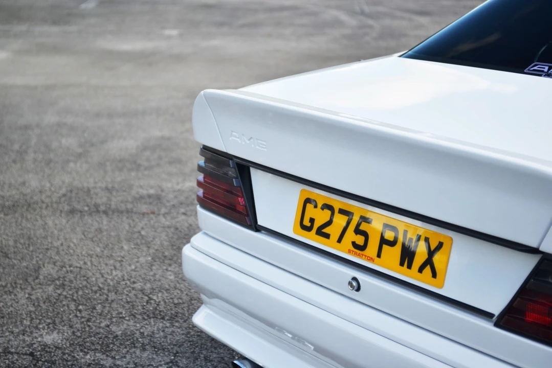 1990 Mercedes-Benz W124 E-Class - Image 10 of 21