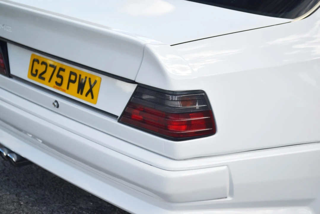 1990 Mercedes-Benz W124 E-Class - Image 11 of 21