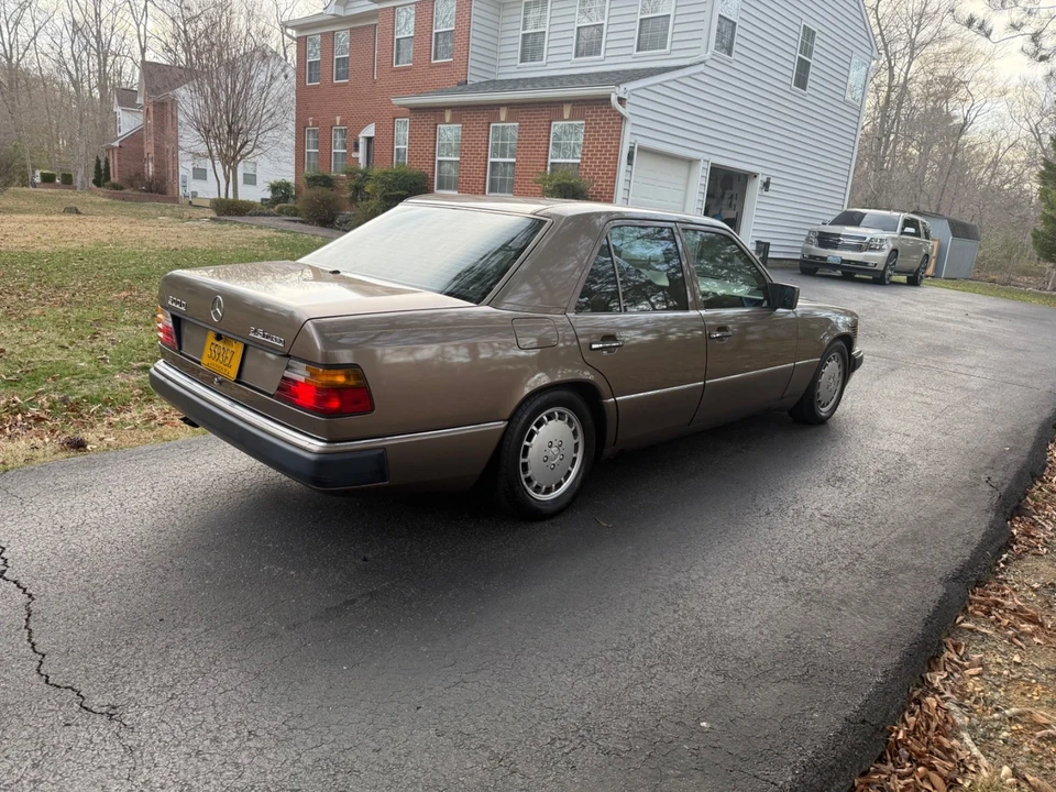 1990 Mercedes-Benz W124 E-Class - Image 5 of 16