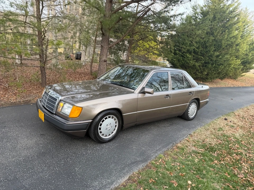 1990 Mercedes-Benz W124 E-Class - Image 3 of 16