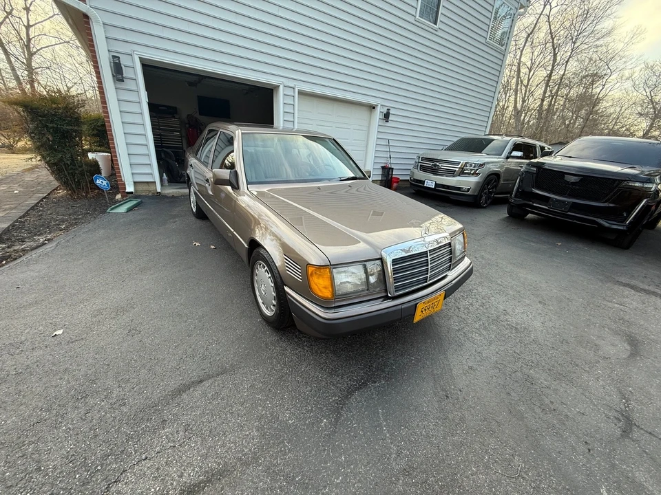 1990 Mercedes-Benz W124 E-Class - Image 8 of 16
