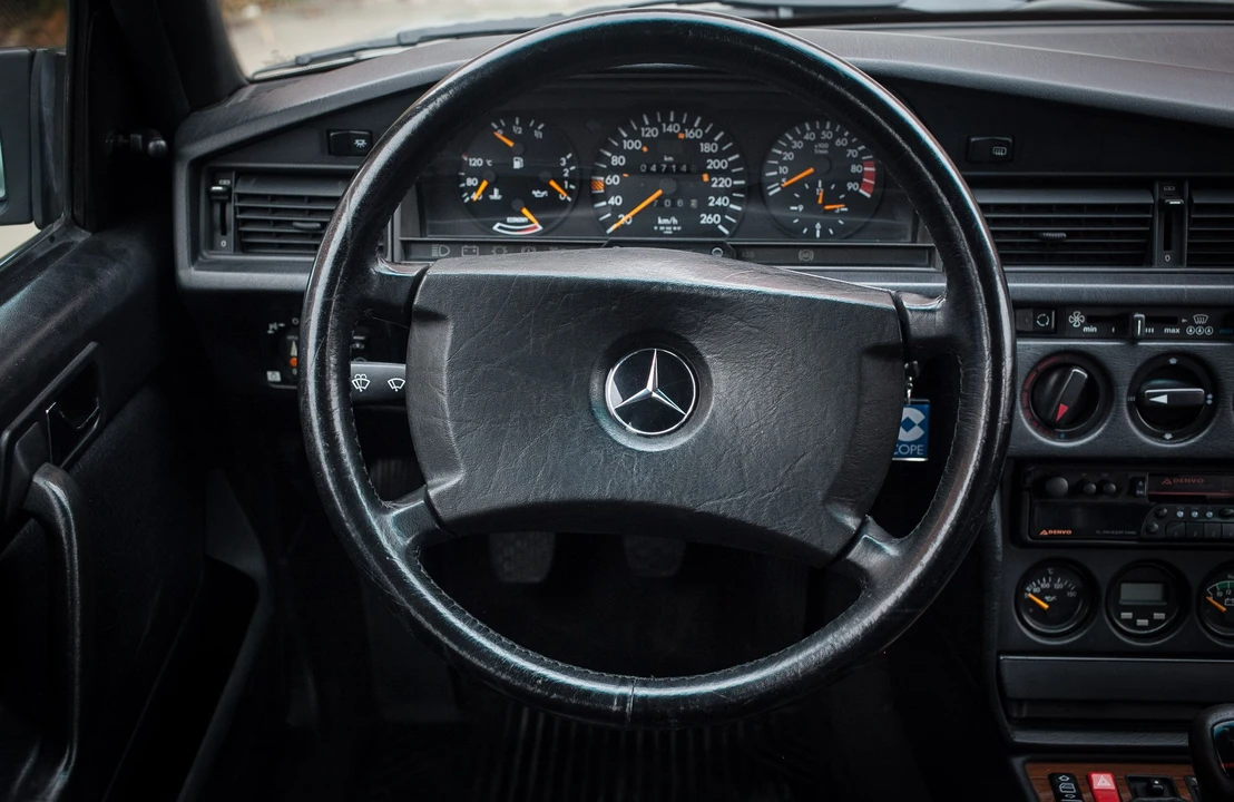1990 Mercedes-Benz 190E 2.5-16 Evolution II - Image 14 of 23