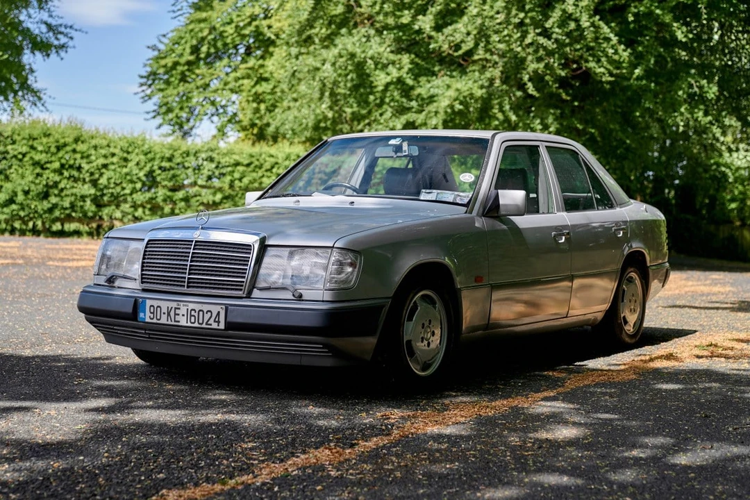 1990 Mercedes-Benz W124 E-Class - Image 2 of 31