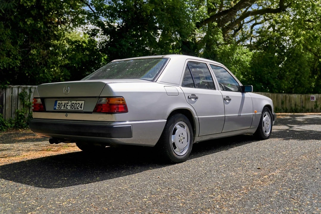 1990 Mercedes-Benz W124 E-Class - Image 13 of 31