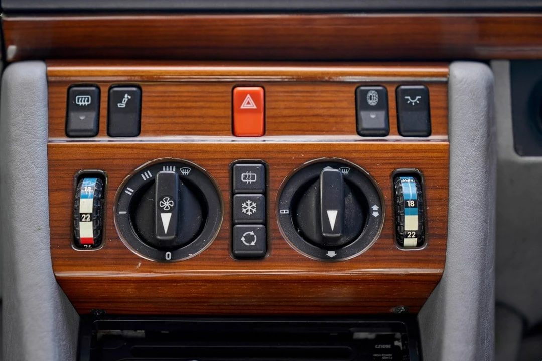 1990 Mercedes-Benz W124 E-Class - Image 30 of 31